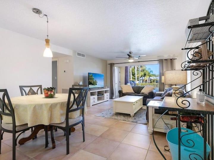 2Bed/2Bath Condo Next To Siesta Key ~A Hidden Gem Sarasota Exterior foto
