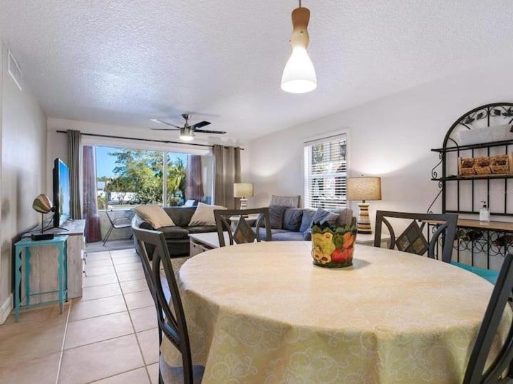 2Bed/2Bath Condo Next To Siesta Key ~A Hidden Gem Sarasota Exterior foto
